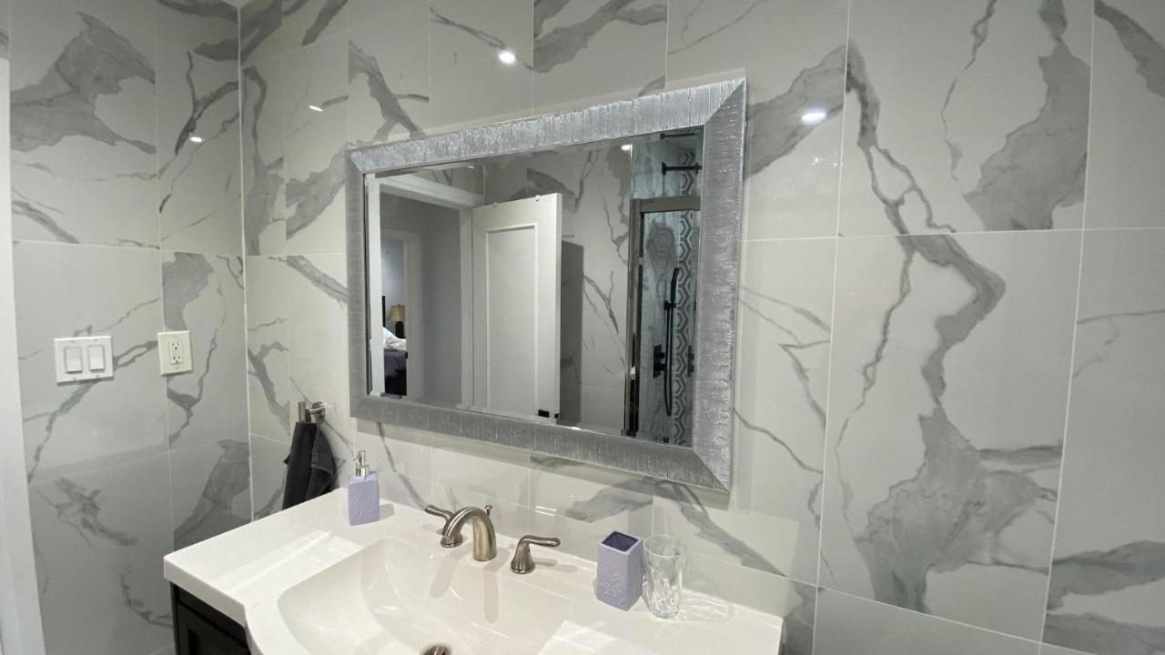 Spectacular 3 Bedroom 2 Wr House - Close To Airport Toronto Esterno foto