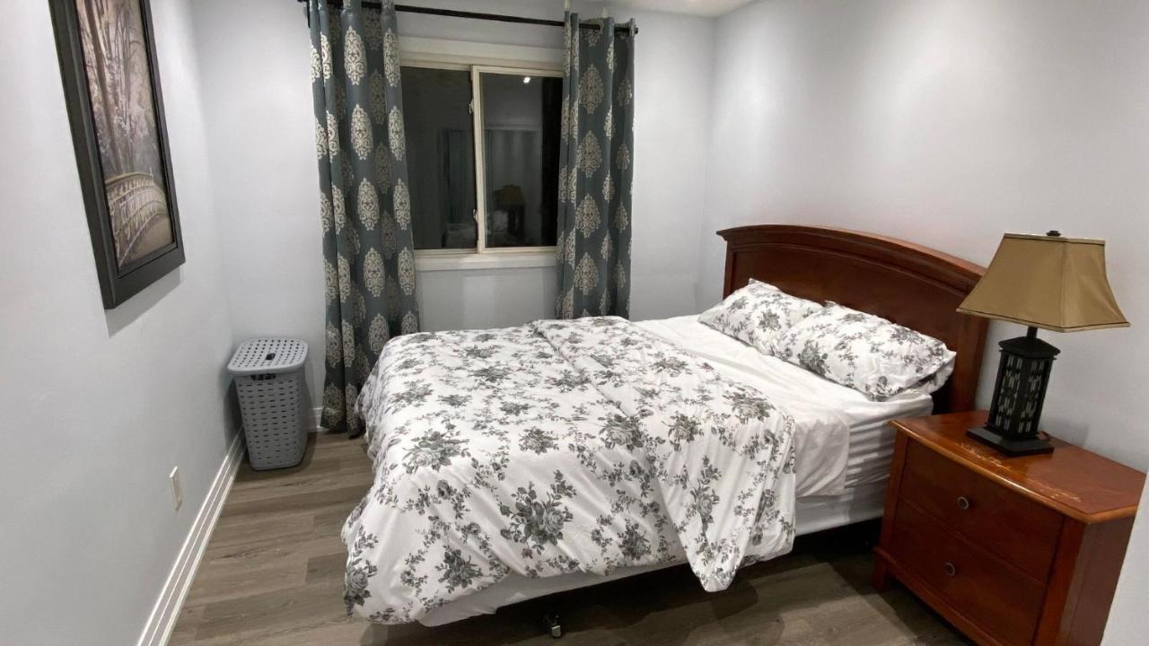 Spectacular 3 Bedroom 2 Wr House - Close To Airport Toronto Esterno foto