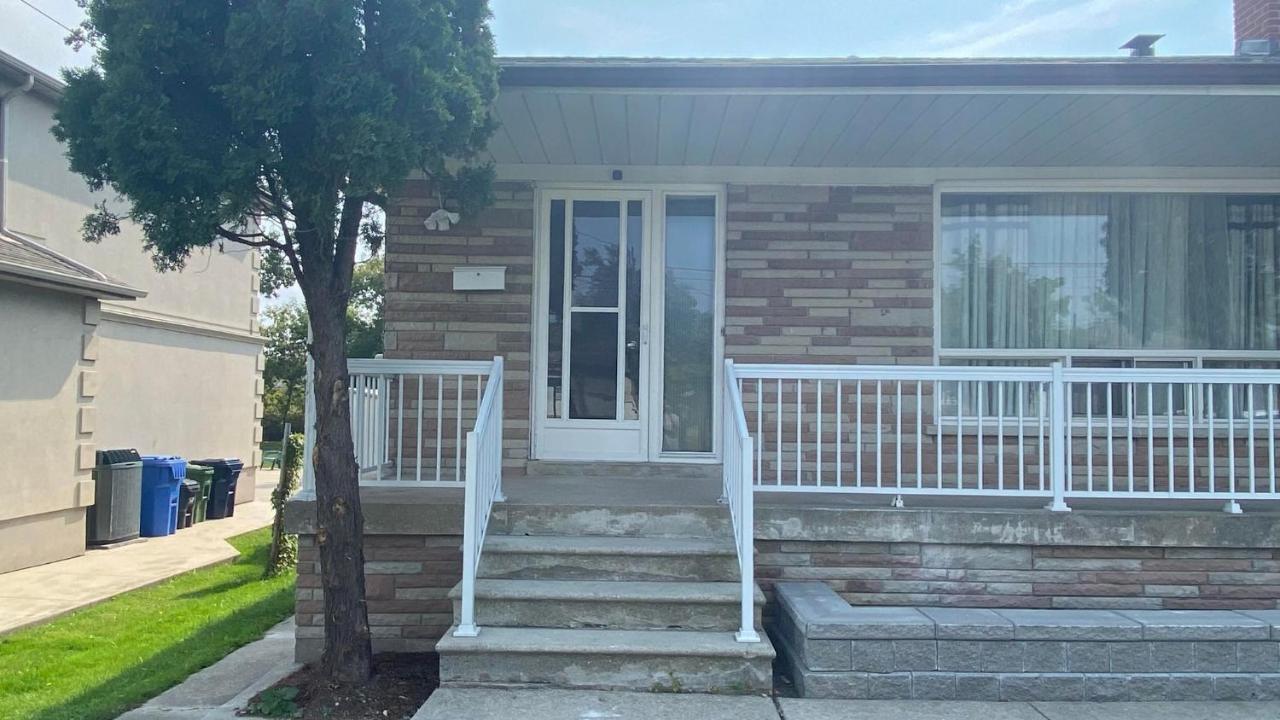 Spectacular 3 Bedroom 2 Wr House - Close To Airport Toronto Esterno foto