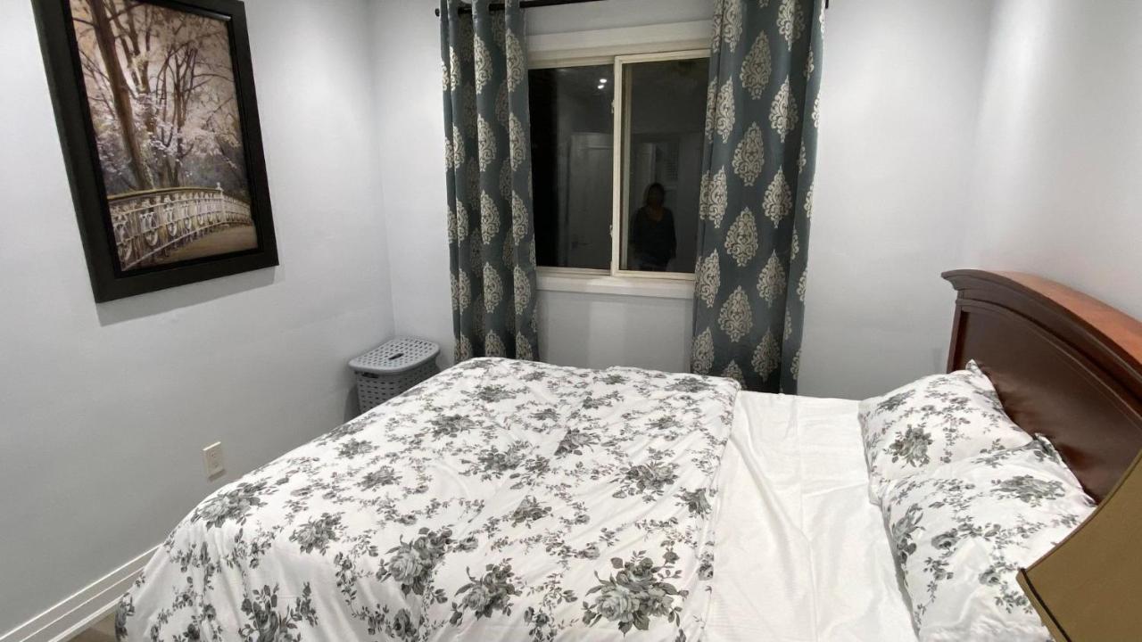 Spectacular 3 Bedroom 2 Wr House - Close To Airport Toronto Esterno foto