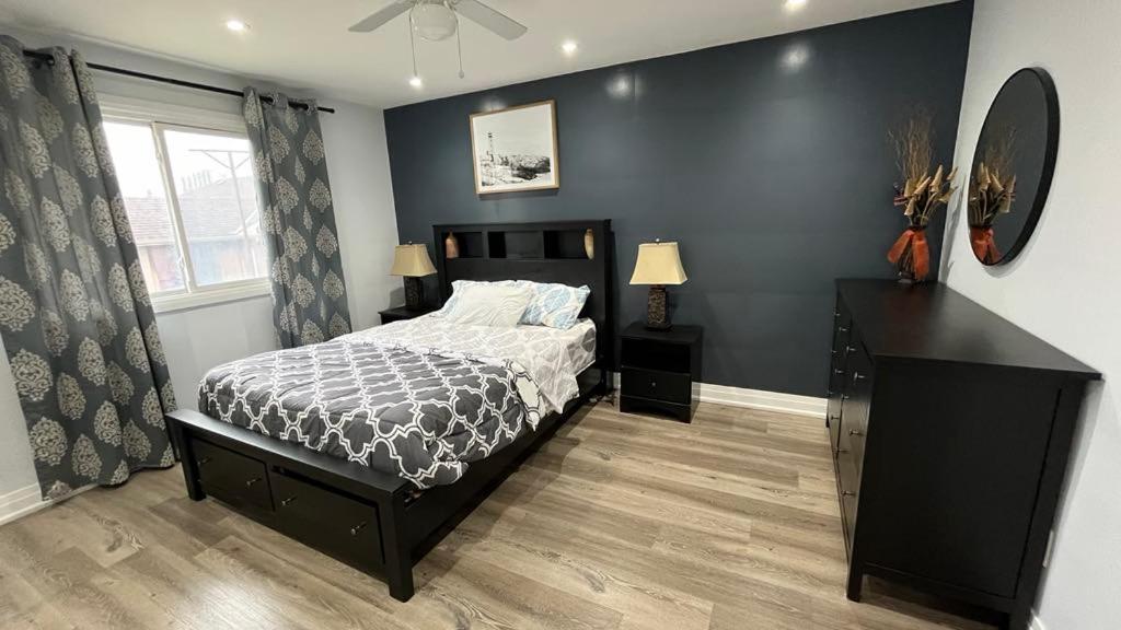 Spectacular 3 Bedroom 2 Wr House - Close To Airport Toronto Esterno foto